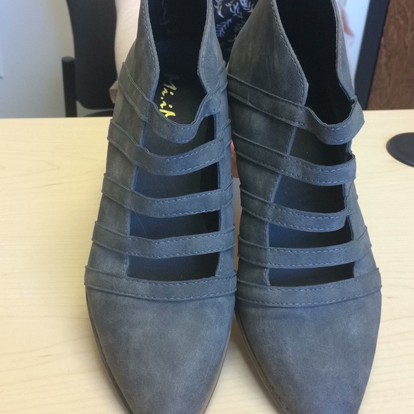 Mi.iM Shoes - Mi.iM gray booties size 8 1/2